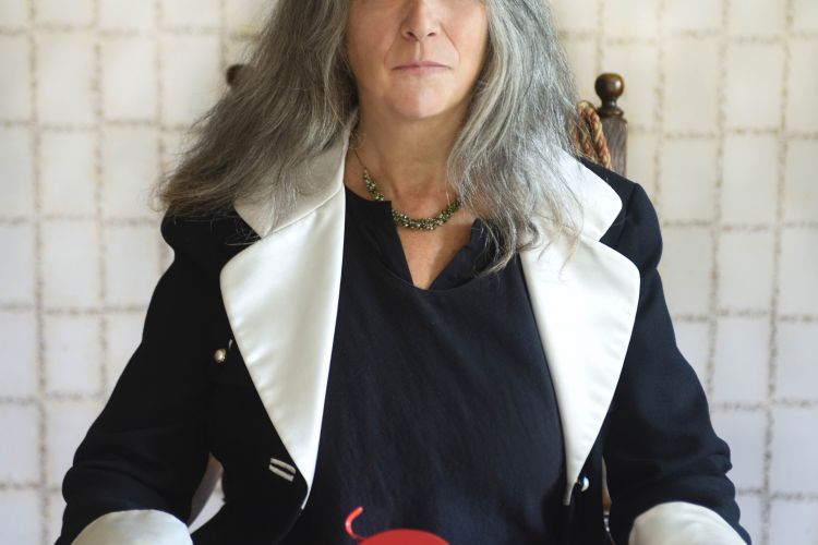 Lola Perrin